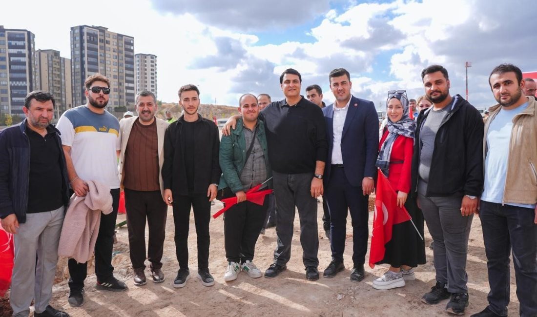 Şehitkamil Belediyesi tarafından 29 Ekim Cumhuriyet Bayramı etkinlikleri kapsamında Bayraklı