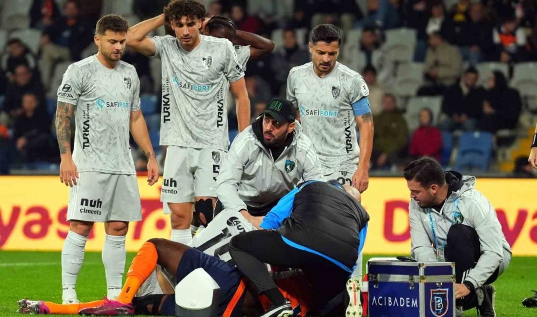 RAMS Başakşehir-Kocaelispor maçının 9. dakikasında Jerome Opoku ile hava topuna