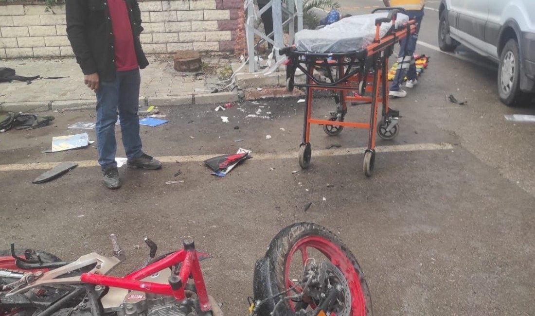 Hatay’da servisle çarpışarak devrilen motosikletteki 16 yaşındaki çocuk öldü, 1