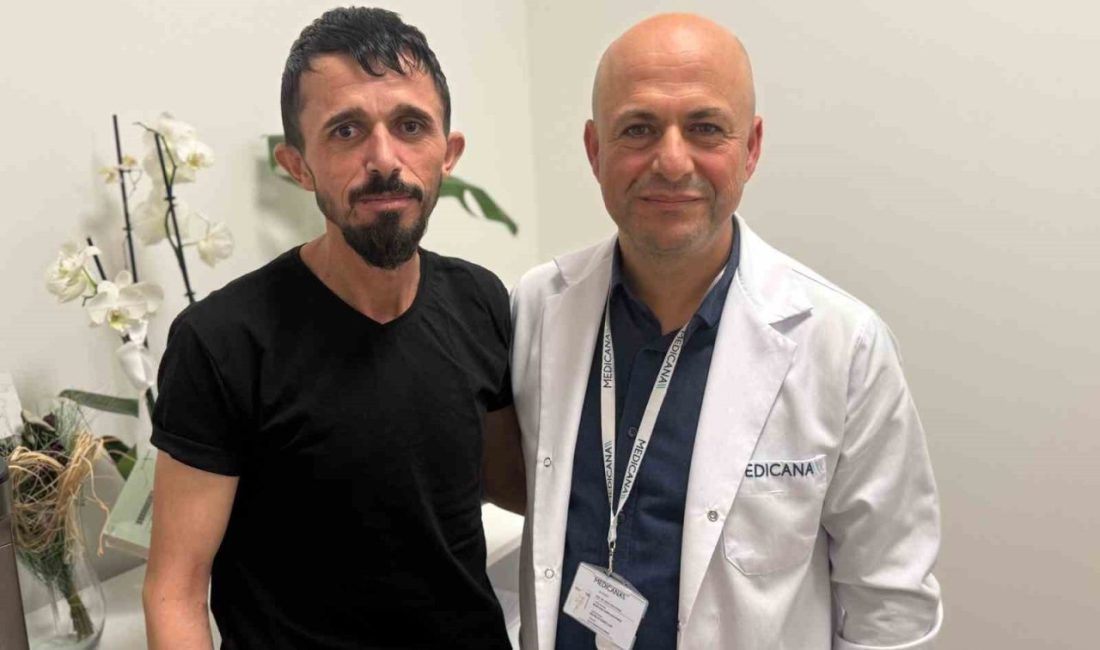 Yemek borusundaki daralma nedeniyle katı gıda tüketemeyen 35 yaşındaki Vedat