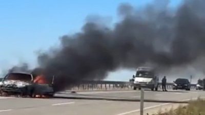 KIRŞEHİR (İHA) – Kırşehir’in Akpınar ilçesinde seyir halindeki otomobil aniden