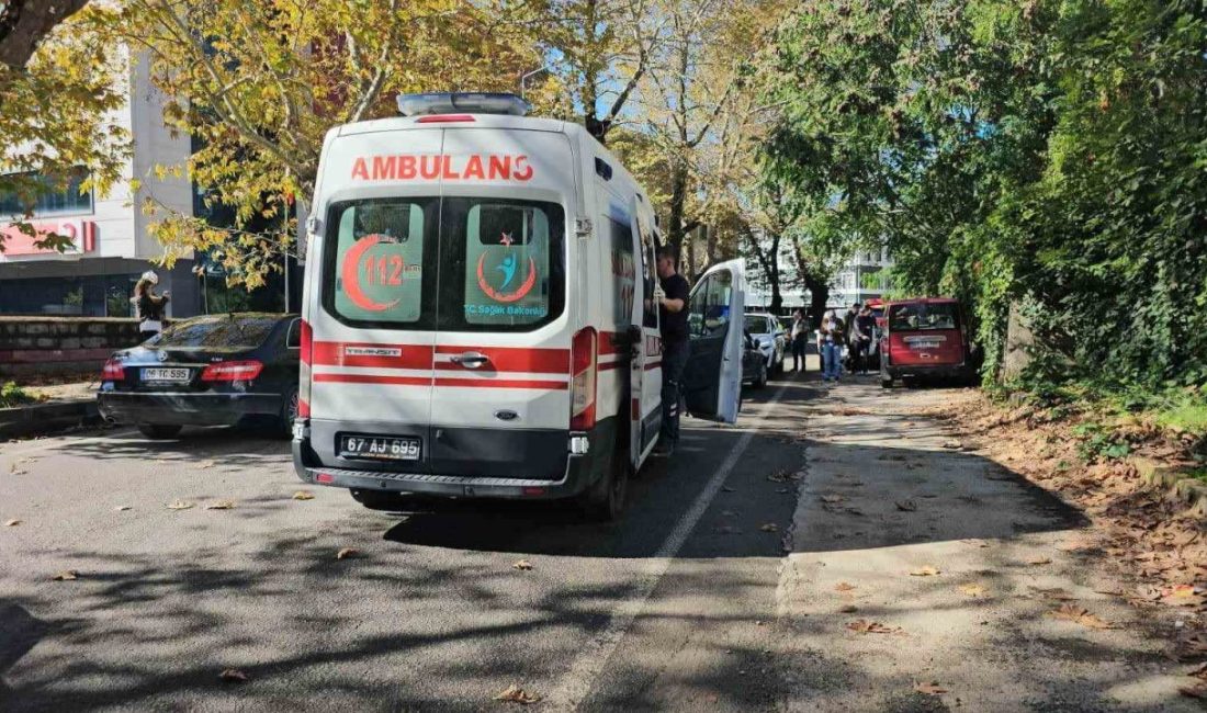 Seyir halindeyken önündeki araca çarpan sürücü yaralandı Zonguldak’ta meydana gelen trafik kazasında sürücü yaralandı. Kaza, öğlen saatlerinde