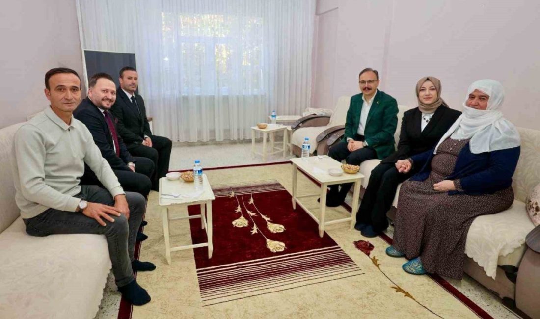 Siir’te “vefa” ve “minnet” buluşmasında şehit aileleriyle bir araya gelindi Siirt Valisi ve Belediye Başkan Vekili Dr. Kemal Kızılkaya ile