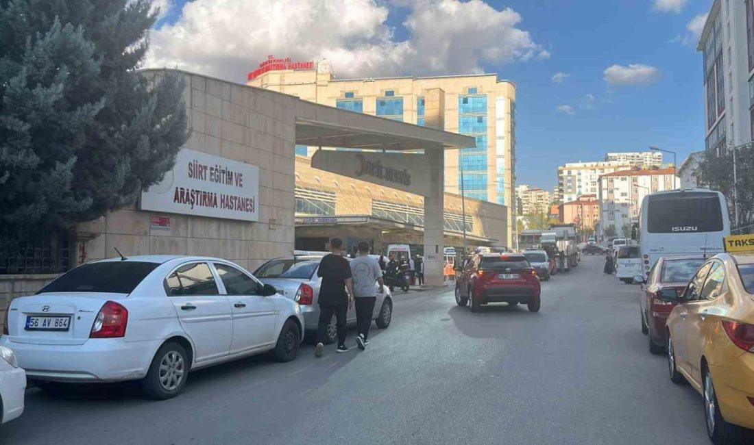 Siirt Eğitim ve Araştırma Hastanesi bahçesinde çıkan bıçaklı kavgada 3