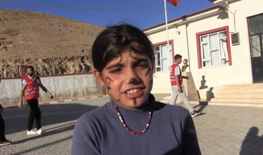 Siirt’te Türk Kızılay tarafından ilkokul öğrencilerine “Heimlich” manevrası ve birçok