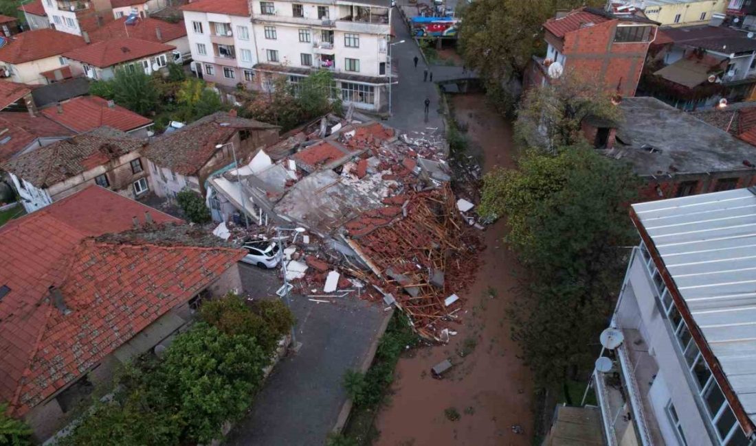 Balıkesir Sındırgı ilçesine meydana gelen 6.1 büyüklüğündeki deprem yıkıma neden
