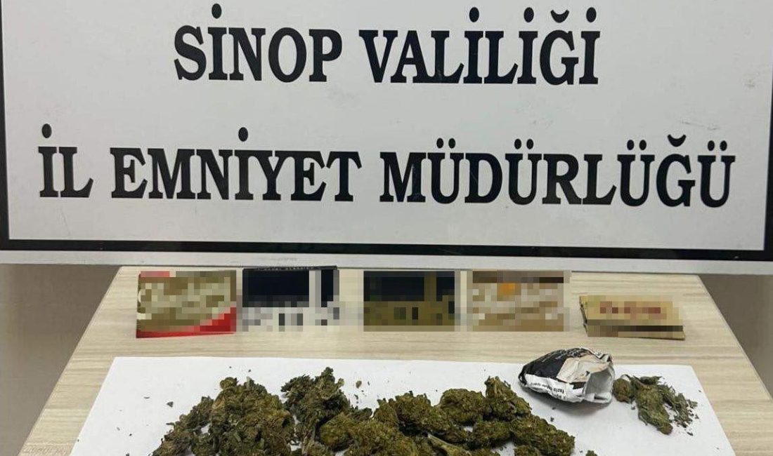 Sinop’ta uyuşturucu operasyonu Sinop’ta polis ekiplerince düzenlenen uyuşturucu operasyonunda skunk ve metamfetamin ele