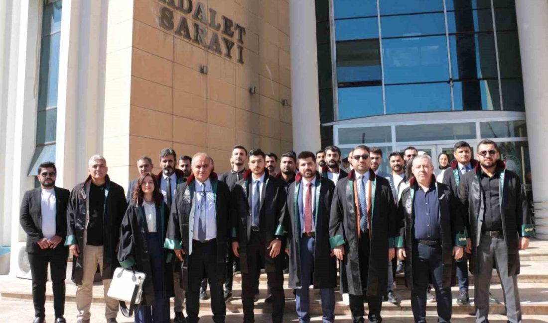 Şırnak’ta genç avukatlar ücret tarifesinin değiştirilmesini talep etti Şırnak’ın Cizre ilçesinde CMK ücret tarifesinin asgari ücret ile eşitlenmesi
