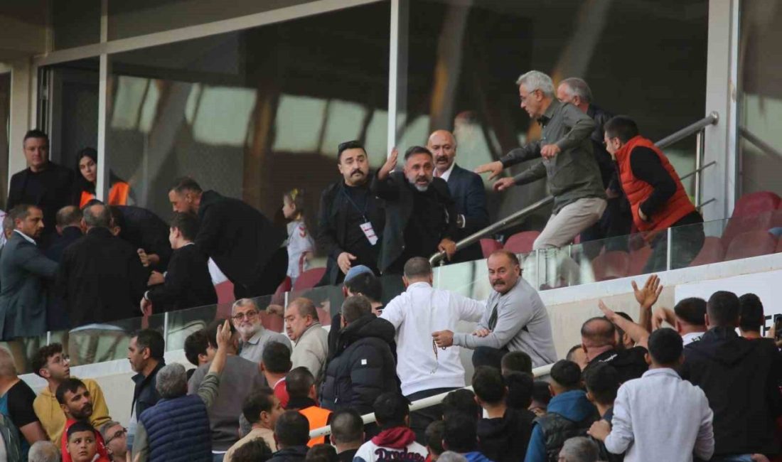 Özbelsan Sivasspor Başkanı Gökhan Karagöl, Serik Spor maçının son dakikalarına