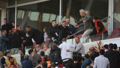 Özbelsan Sivasspor Başkanı Gökhan Karagöl, Serik Spor maçının son dakikalarına