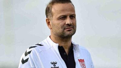 Sivasspor, tepkilerin odağında olan Teknik Direktör Osman Zeki Korkmaz ile