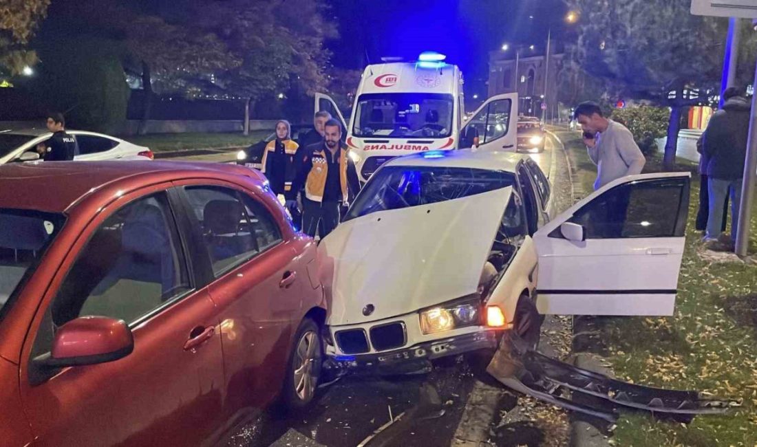 Sivas’ta 5 aracın karıştığı zircirleme kazada 1 kişi yaralandı. Edinilen