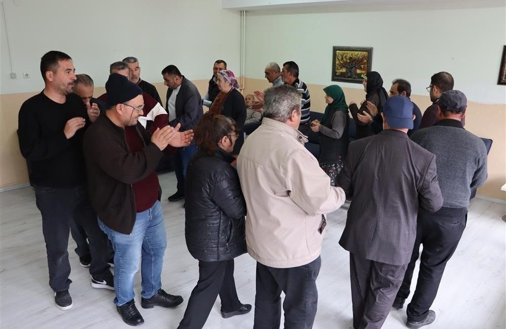 Sivas’ta Ruh Sağlığı Günü’nde halaylar çekildi Sivas’ta Dünya Ruh Sağlığı Günü dolayısıyla yapılan etkinlik, danışanların yüzünü