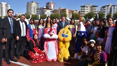 Şanlıurfa’nın Siverek ilçesinde, 4007 TÜBİTAK Bilim Şenliği kapsamında düzenlenen etkinlikler