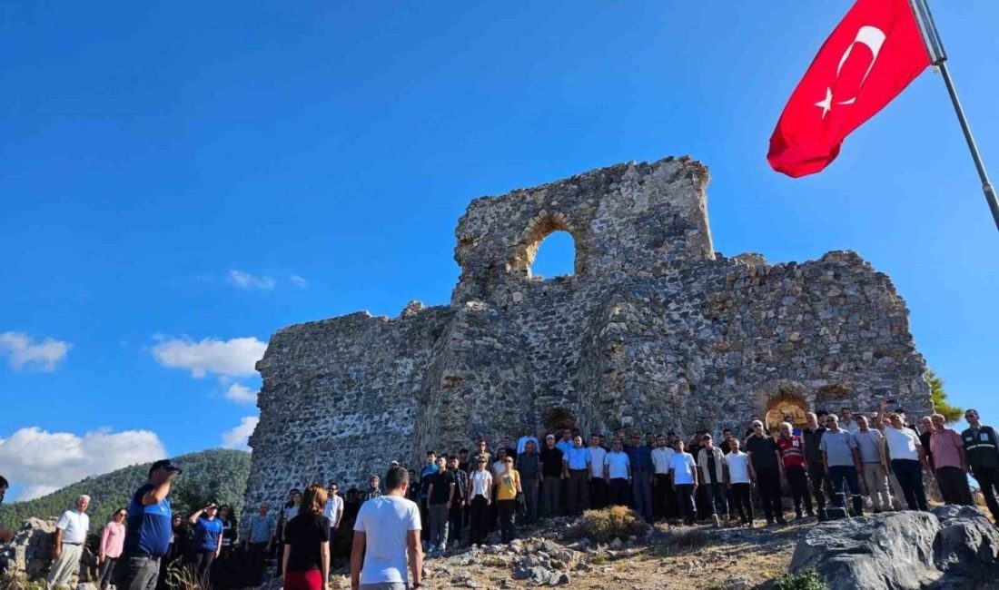 Mersin’in Bozyazı ilçesinde, 29 Ekim Cumhuriyet Bayramı’nın 102. yılı kutlama