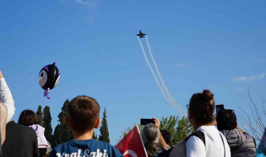 Türk Hava Kuvvetlerinin akrobasi timi SOLOTÜRK, 29 Ekim Cumhuriyet Bayramı