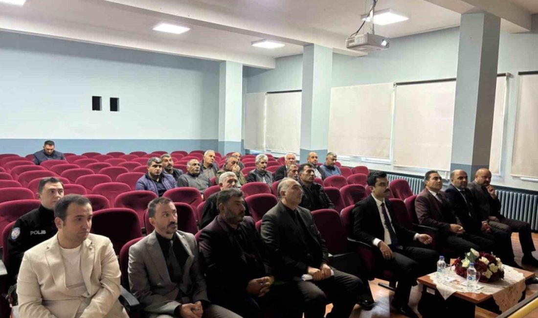 Susuz’da okul servis sürücülerine eğitim verildi Susuz’da okul servis sürücülerine yönelik trafik kuralları, öğrenci taşımacılığı ve