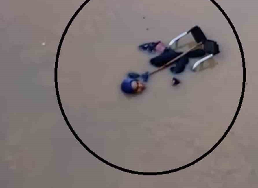 Suyla dolu alt geçitte ölümle burun buruna gelen kadını itfaiye kurtardı Hatay’da yağışın etkisiyle suyla dolan alt geçitte mahsur kalarak boğulmak