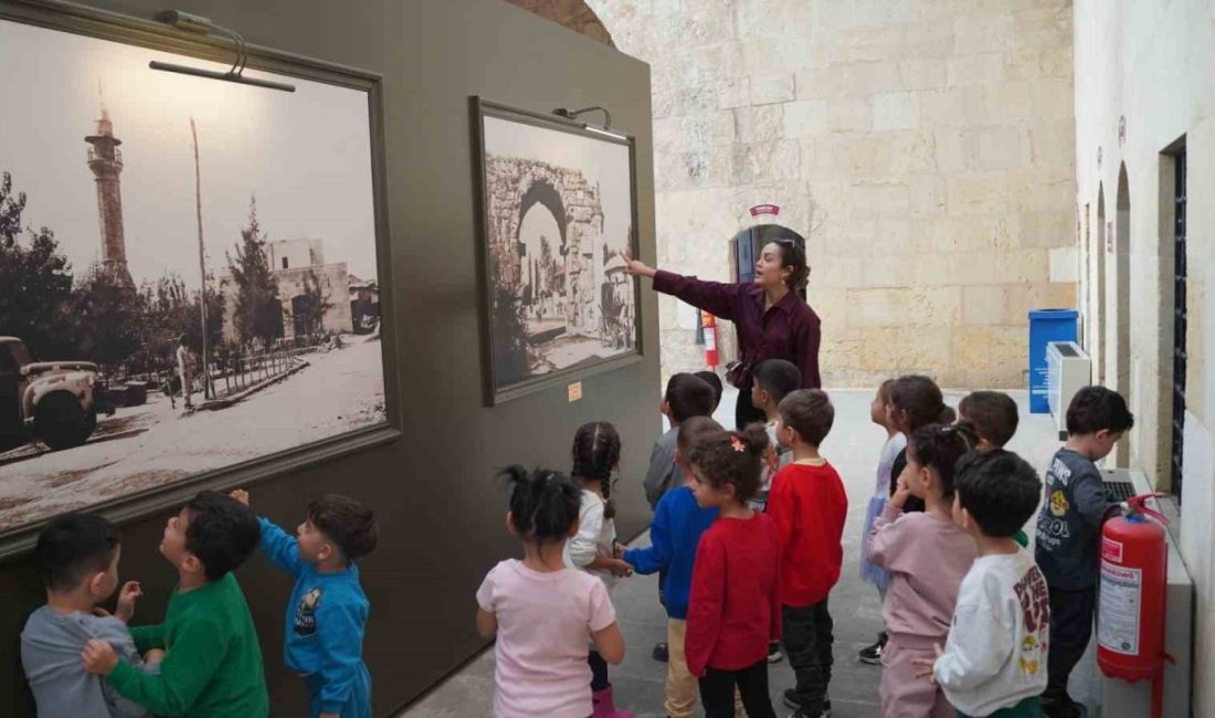 Mersin’in Tarsus Belediyesi, kreş öğrencilerini Kubat Paşa Medresesi’ne götürerek kentin