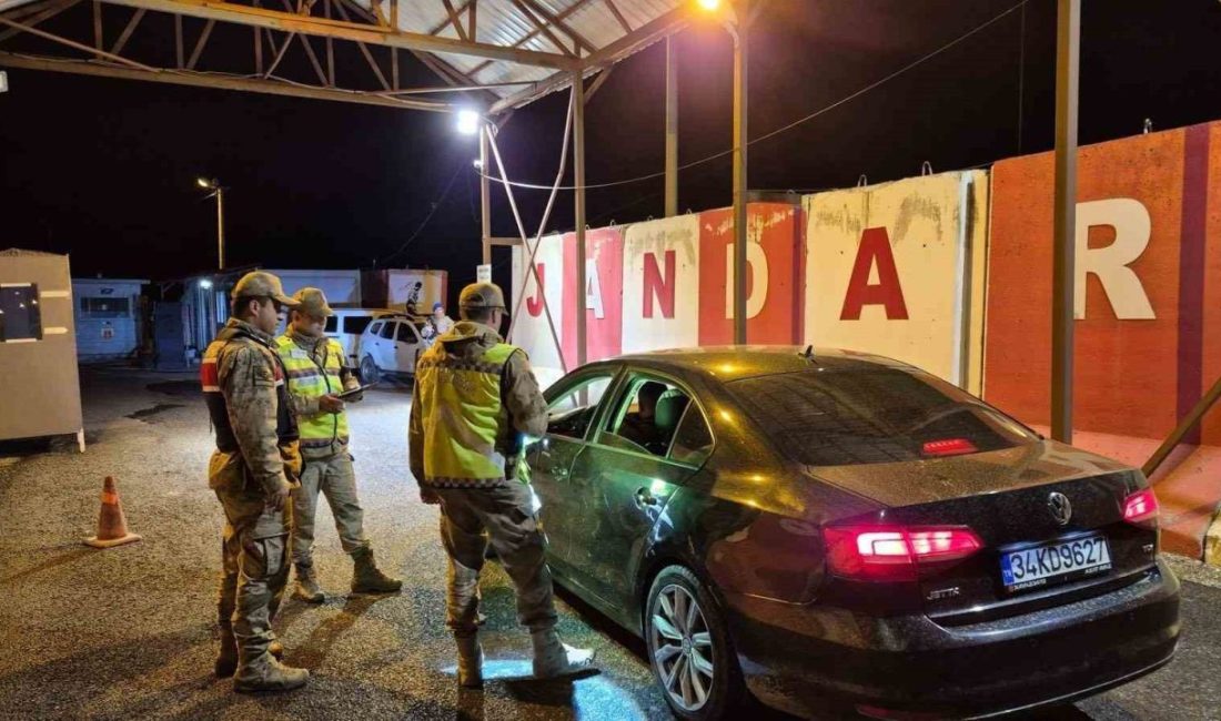 Bitlis’in Tatvan ilçesinde, Jandarma sorumluluk bölgesinde geniş kapsamlı asayiş uygulaması