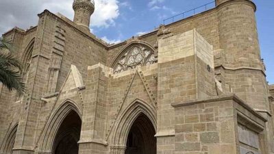 Türkiye ile KKTC arasında güçlü bir hava köprüsü kuran Türk