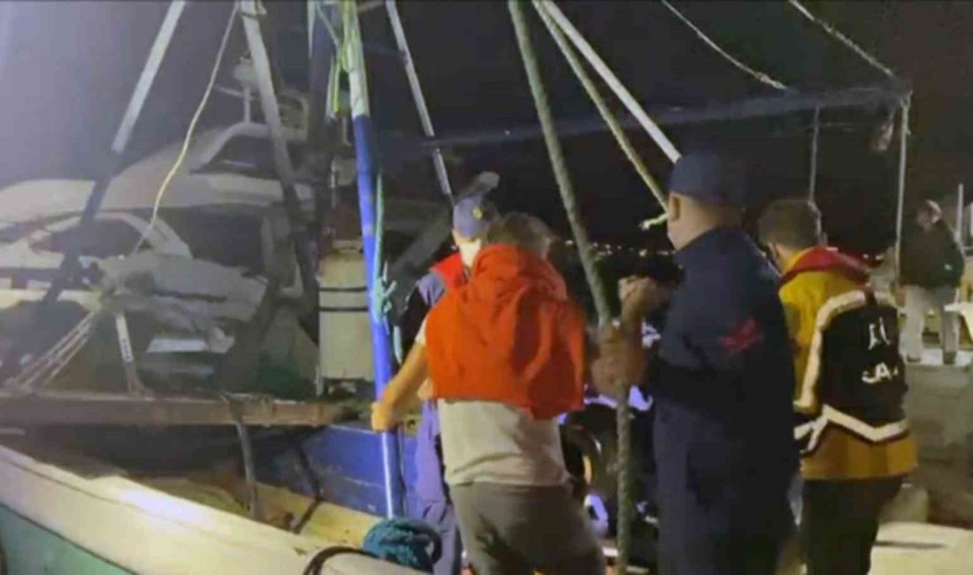 Ticari yatta rahatsızlanan vatandaşa Sahil Güvenlik’ten tıbbi tahliye Muğla’nın Bodrum ilçesi açıklarında seyreden ticari yatta rahatsızlanan vatandaşa tıbbi