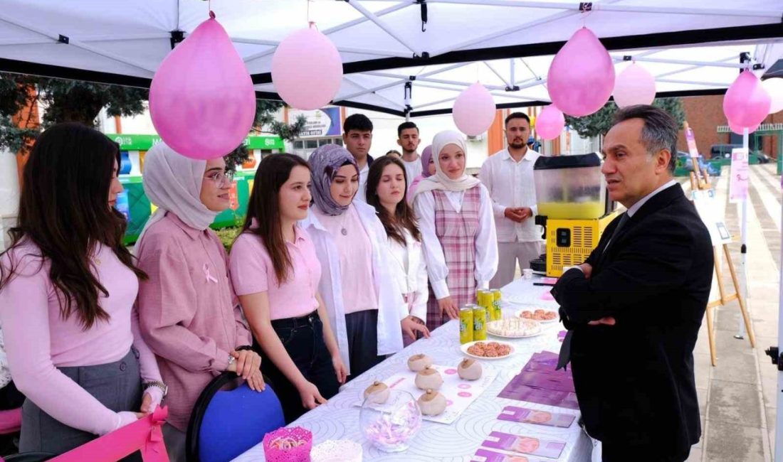 TOGÜ’de düzenlenen “Pembe ayna” etkinliğinde, meme kanserinde erken teşhisin hayat