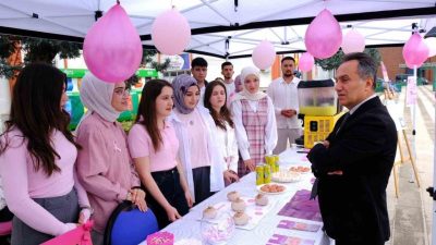 TOGÜ’de düzenlenen “Pembe ayna” etkinliğinde, meme kanserinde erken teşhisin hayat