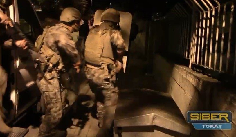 Tokat’ta yasa dışı bahis ve nitelikli dolandırıcılığa operasyon: 5 tutuklama Tokat’ta yasa dışı bahis ve nitelikli dolandırıcılık operasyonunda yakalanan 5