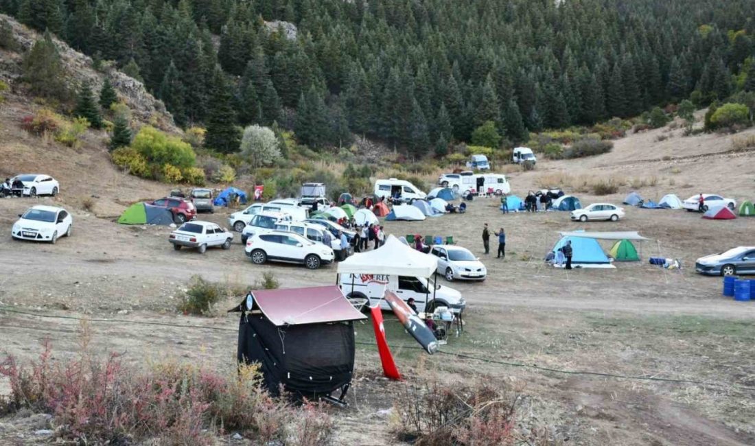 Ülkenin dört bir yanından Tomarza’ya gelen dağcılar ve doğa severlerin