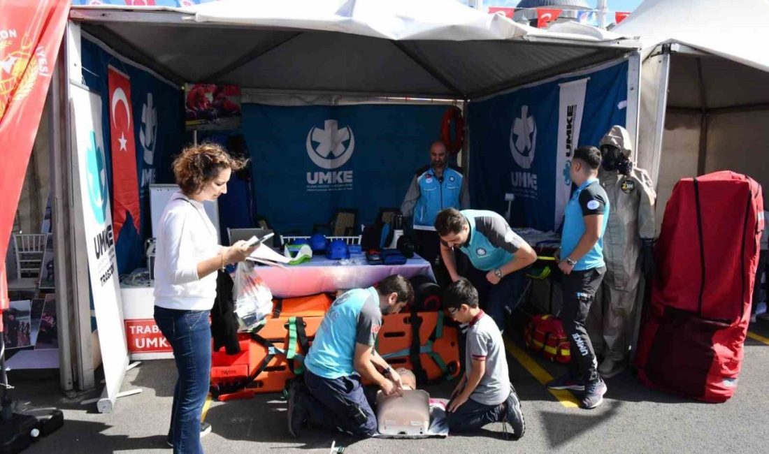 Trabzon Büyükşehir Belediyesi tarafından düzenlenen Bilim Festivali’nin açılışı yoğun bir