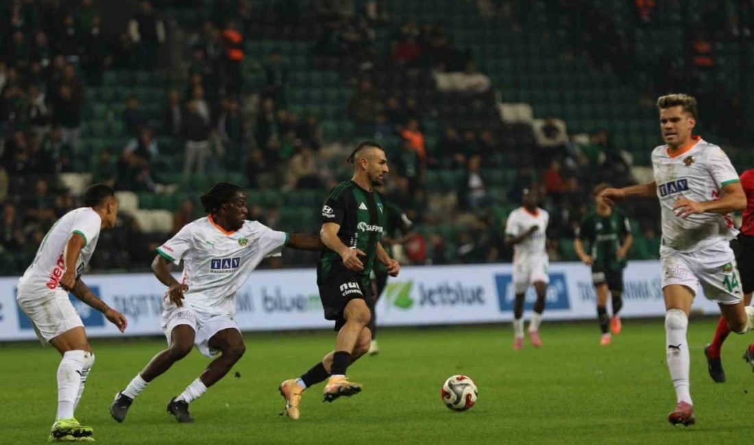 Trendyol Süper Lig’in 10. haftasında Kocaelispor sahasında karşılaştığı Corendon Alanyaspor’u