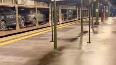 Almanya’ya ihraç edilen yerli otomobil Togg’ları taşıyan tren, Marmaray hattından
