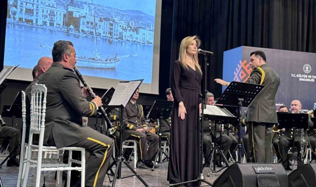 TSK Armoni Mızıkası Komutanlığı Mardin’de konser verdi Türk Silahlı Kuvvetleri Armoni Mızıkası Komutanlığı, Mardin Kültür Yolu Festivali