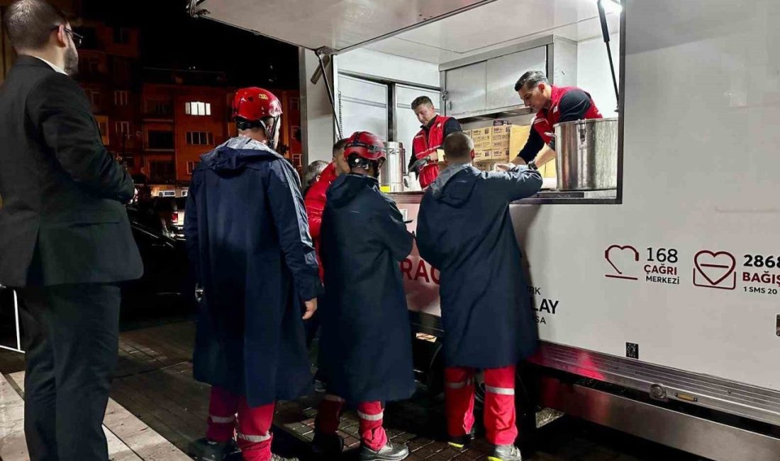 Türk Kızılay, Balıkesir’in Sındırgı ilçesinde meydana gelen depremin ardından ikram