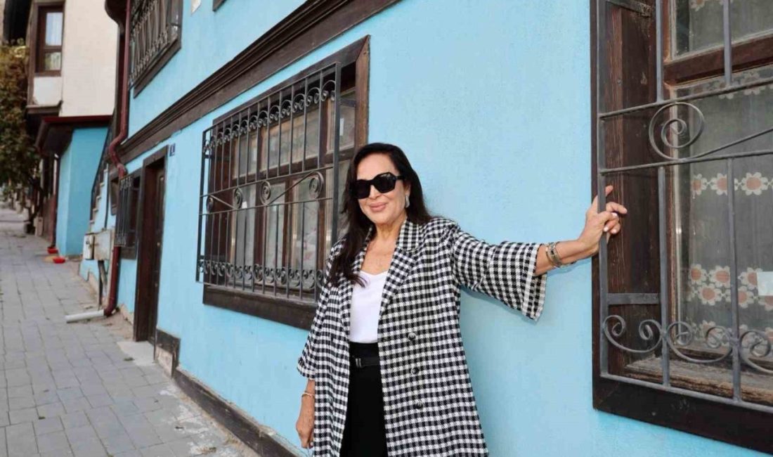 Türk sinemasının sultanı afyonkarahisar’ı gezdi Kısa film festivali etkinlikleri çerçevesinde Afyonkarahisar’a gelen Türk sinemasının sultanı