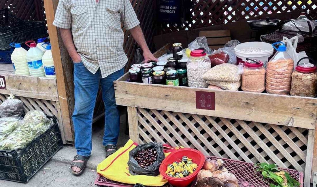Sinop’un Türkeli ilçesinde sonbaharın bereketi pazara yansıdı. Sezonun ilk kestaneleri