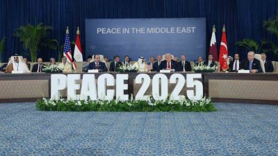 Mısır’ın Şarm Eş-Şeyh kentinde bir araya gelen Türkiye, ABD, Mısır