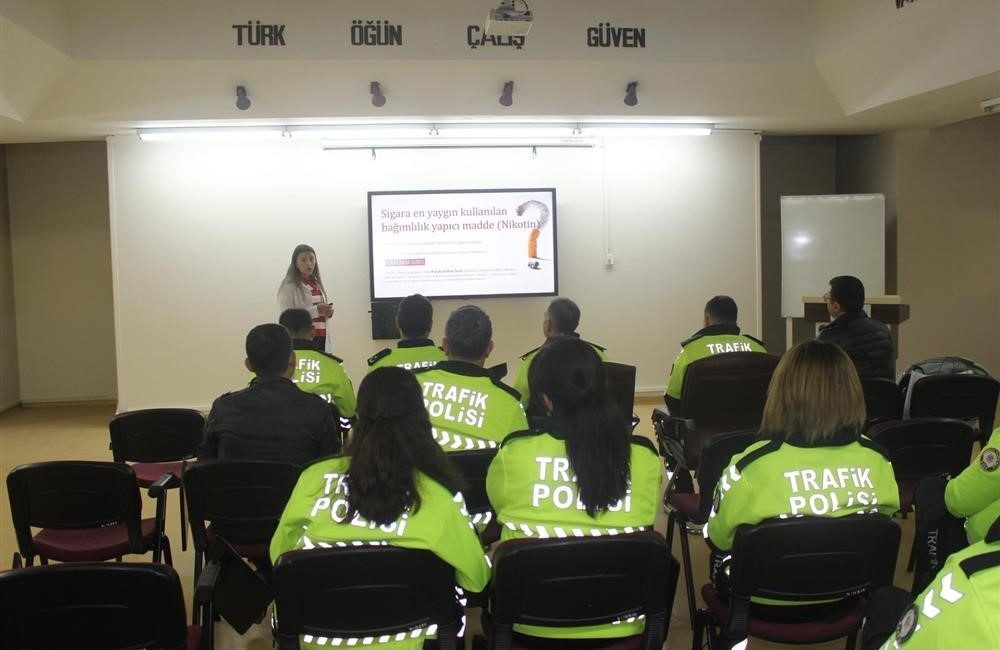 Eskişehir İl Sağlık Müdürlüğü’nce ’Tütün ve Tütün Ürünlerinin Zararları’ konusunda