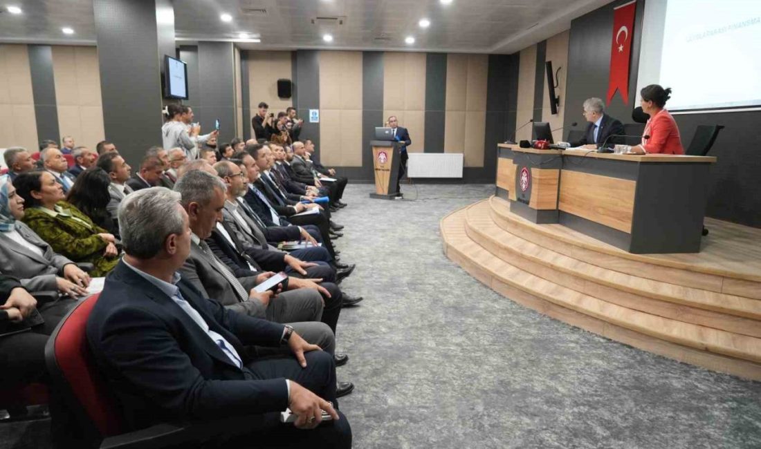 Ulukışla-Karaman-Ereğli hızlı tren hattında çalışmaların yıl sonuna kadar tamamlanması planlanıyor.