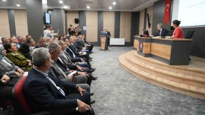 Ulukışla-Karaman-Ereğli hızlı tren hattında çalışmaların yıl sonuna kadar tamamlanması planlanıyor.