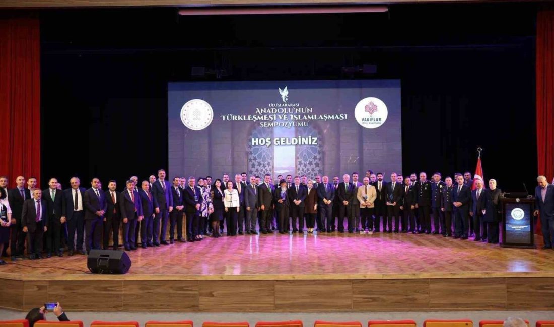 Uluslararası Anadolu’nun Türkleşmesi ve İslamlaşması Sempozyumu Erzincan’da Uluslararası Anadolu’nun Türkleşmesi ve İslamlaşması Sempozyumu düzenlendi. Sempozyumda, saygı