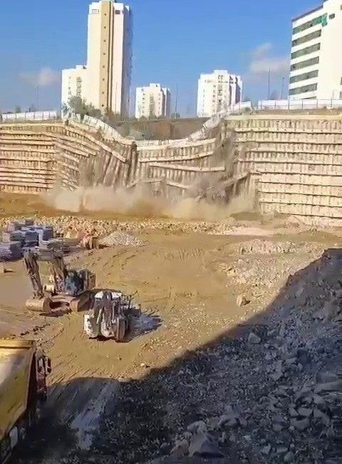Ümraniye’de bir inşaat alanında yapılan çalışmalar sırasında istinat duvarının yıkılması