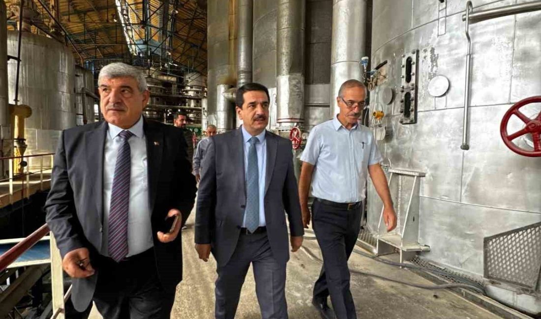 Üretim sezonu başlayan fabrikada moral ziyareti Battalgazi Belediye Başkanı Bayram Taşkın, ilçede yürüttüğü ziyaretler kapsamında Malatya