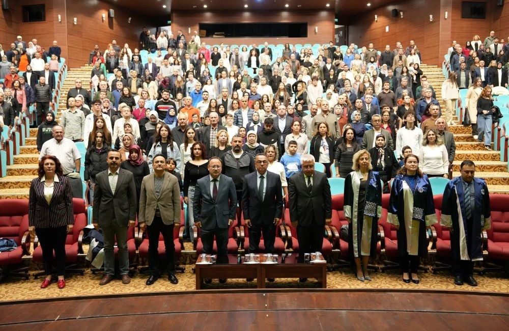Uşak Üniversitesi Tıp Fakültesi’nin 1. Dönem “Beyaz Önlük Giyme Töreni”