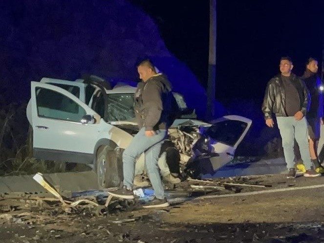 Uşak’ta cip ile otomobilin çarpışması sonucu 2 kişi hayatını kaybederken,