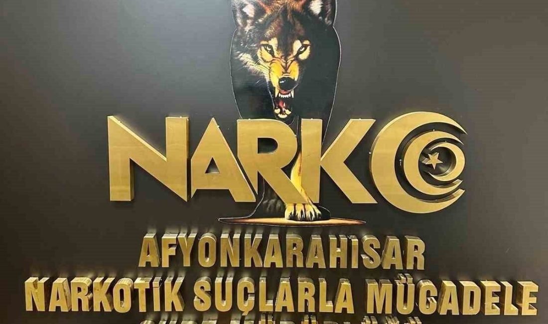Afyonkarahisar’da peçeteye emdirilmiş uyuşturucu madde ile yakalanan 4 kişi tutuklandı.