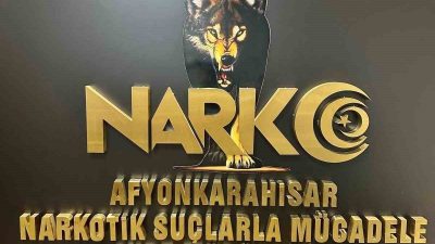 Afyonkarahisar’da peçeteye emdirilmiş uyuşturucu madde ile yakalanan 4 kişi tutuklandı.