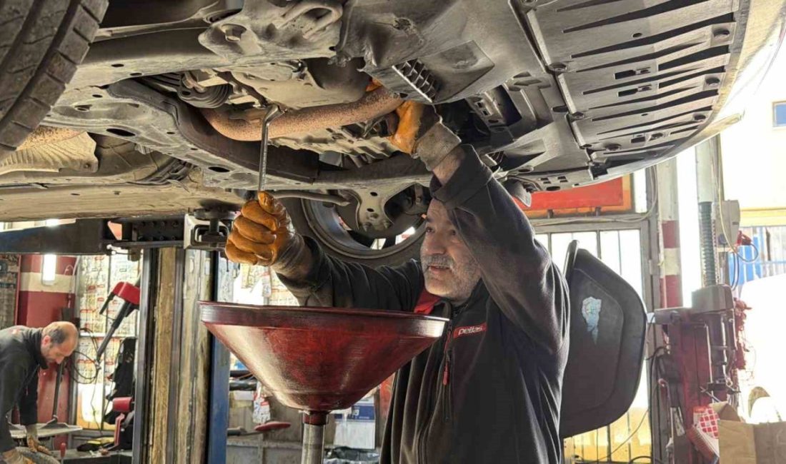 Araç bakım uzmanı, sürücüleri kış ayları öncesi uyararak, zorluk yaşamamaları