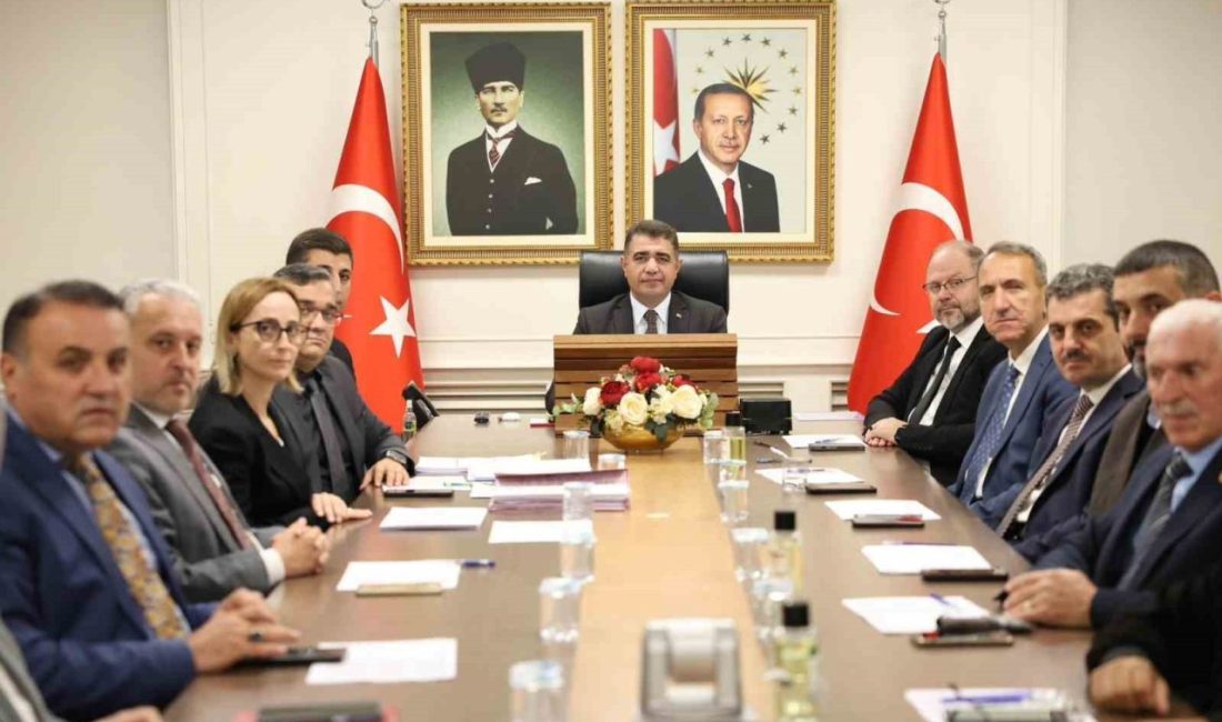 Vali Aslan, “İhtiyaç sahibi vatandaşlarımızın yanında olduk” DÜZCE(İHA) – Düzce Valisi Selçuk Aslan, SYDV aracılığıyla vatandaşların yanlarında